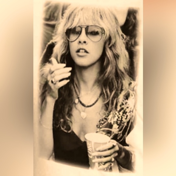 Stevie Nicks Fleetwood Mac White Custom 70’s T-Shirt ~X-Large ~ Unisex - Picture 2 of 4